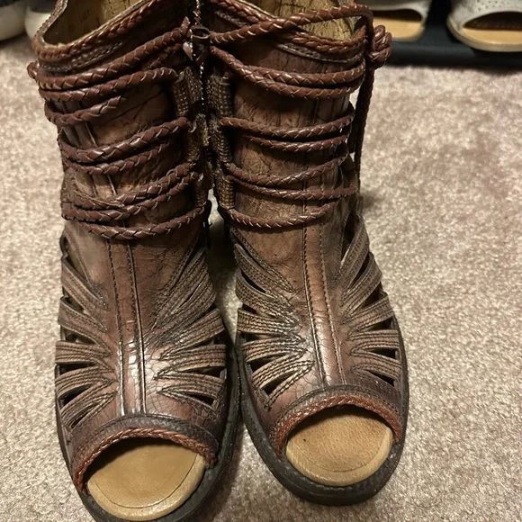 Coral shoes size 7 - Picture 2 of 3